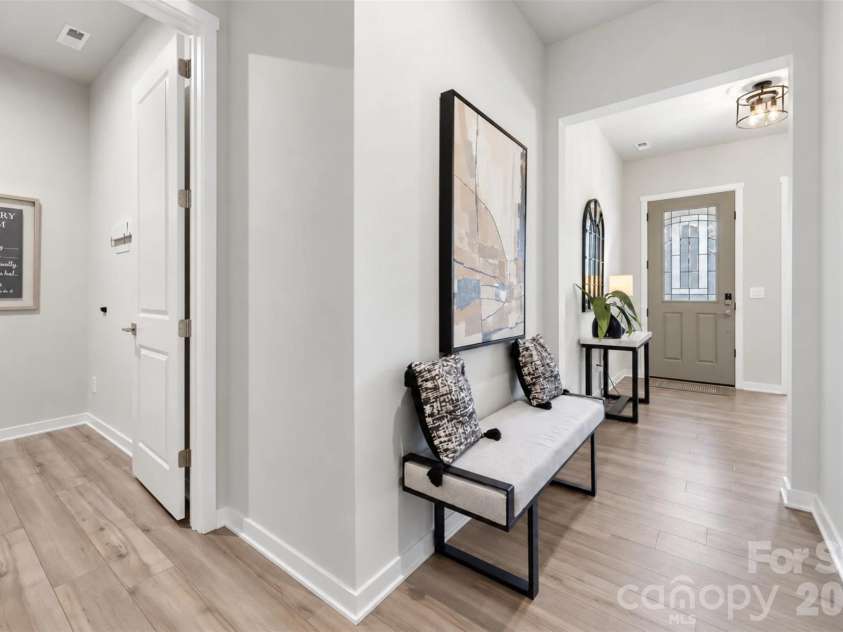 5208 Glenwalk Drive, Charlotte, NC 28269.  MLS# CAR4428602, YatesRealty ID 55402. 
