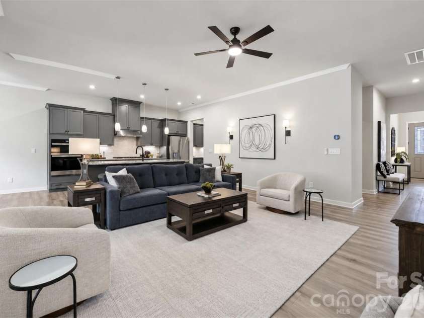 5208 Glenwalk Drive, Charlotte, NC 28269.  MLS# CAR4428602, YatesRealty ID 55402. 