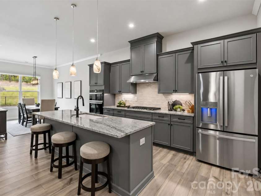 5208 Glenwalk Drive, Charlotte, NC 28269.  MLS# CAR4428602, YatesRealty ID 55402. 