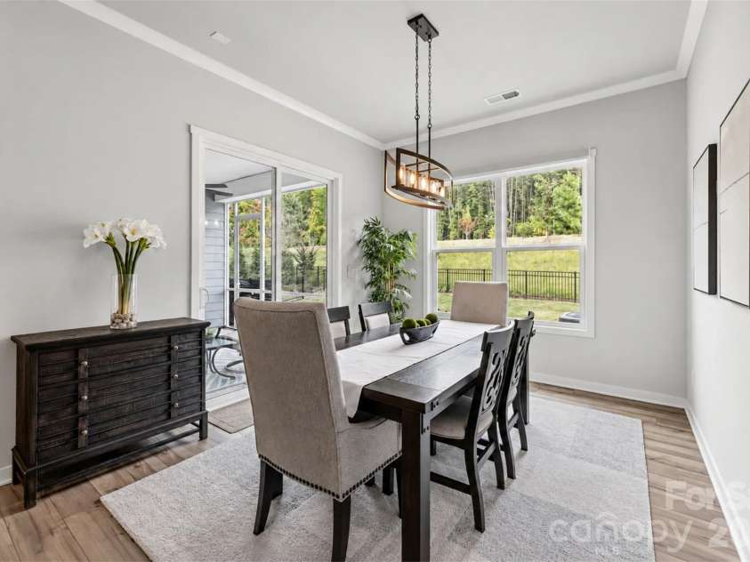 5208 Glenwalk Drive, Charlotte, NC 28269.  MLS# CAR4428602, YatesRealty ID 55402. 