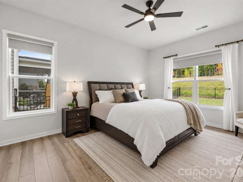 5208 Glenwalk Drive, Charlotte, NC 28269.  MLS# CAR4428602, YatesRealty ID 55402. 