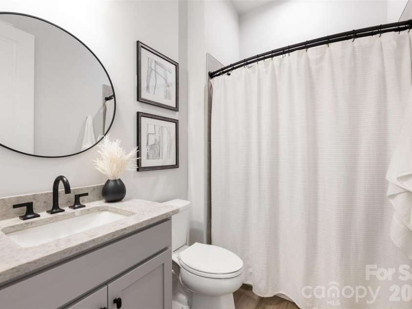 5208 Glenwalk Drive, Charlotte, NC 28269.  MLS# CAR4428602, YatesRealty ID 55402. 