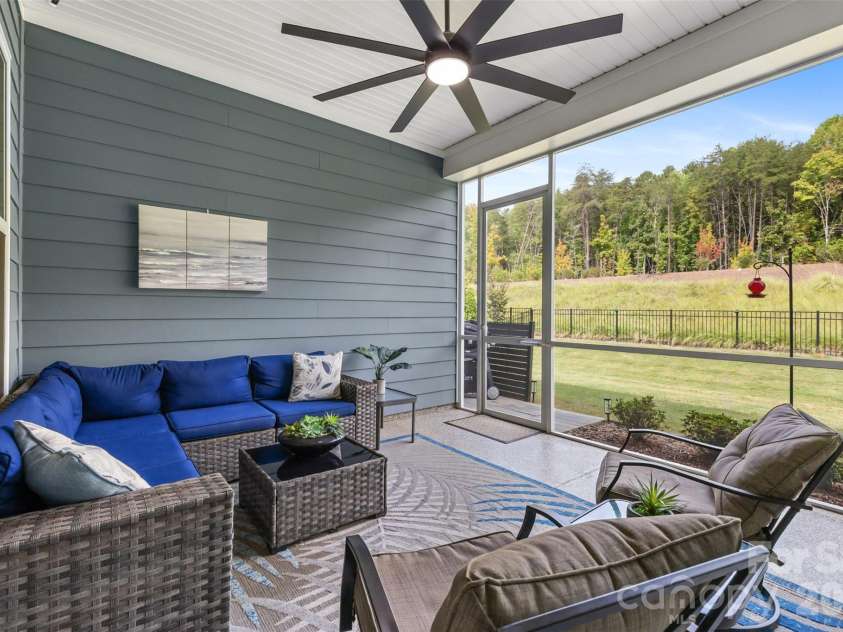 5208 Glenwalk Drive, Charlotte, NC 28269.  MLS# CAR4428602, YatesRealty ID 55402. 