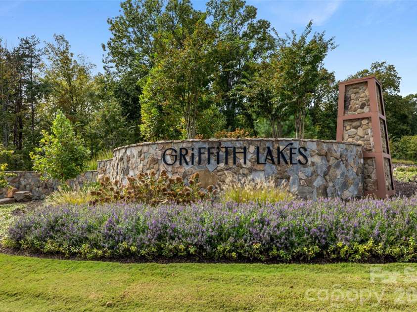5208 Glenwalk Drive, Charlotte, NC 28269.  MLS# CAR4428602, YatesRealty ID 55402. 