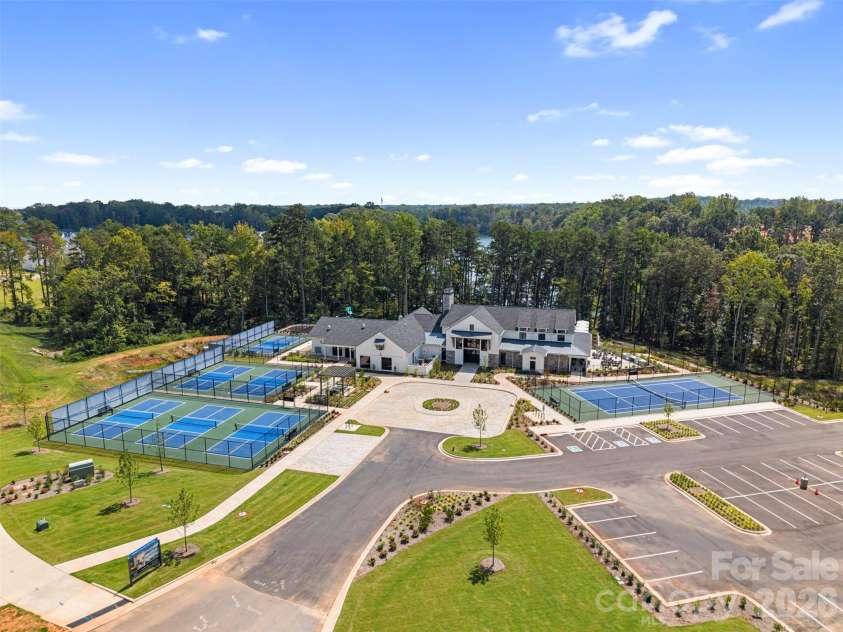 5208 Glenwalk Drive, Charlotte, NC 28269.  MLS# CAR4428602, YatesRealty ID 55402. 