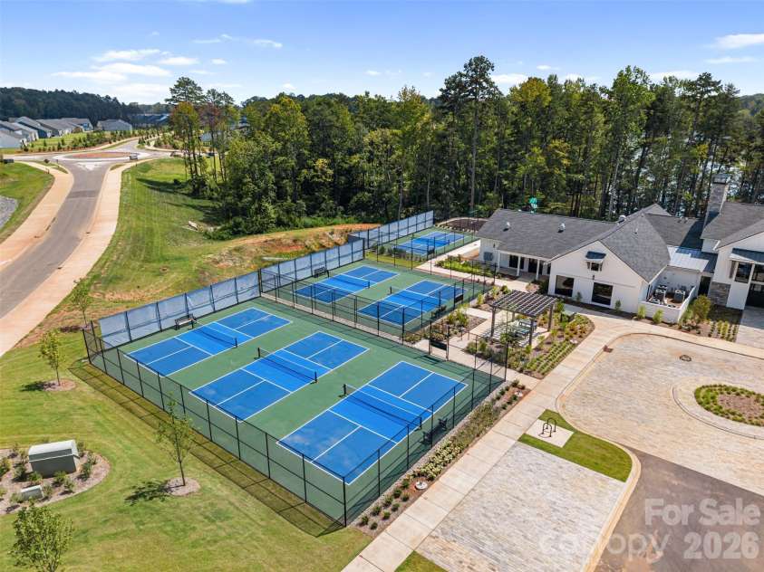 5208 Glenwalk Drive, Charlotte, NC 28269.  MLS# CAR4428602, YatesRealty ID 55402. 