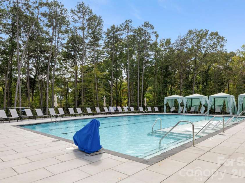 5208 Glenwalk Drive, Charlotte, NC 28269.  MLS# CAR4428602, YatesRealty ID 55402. 