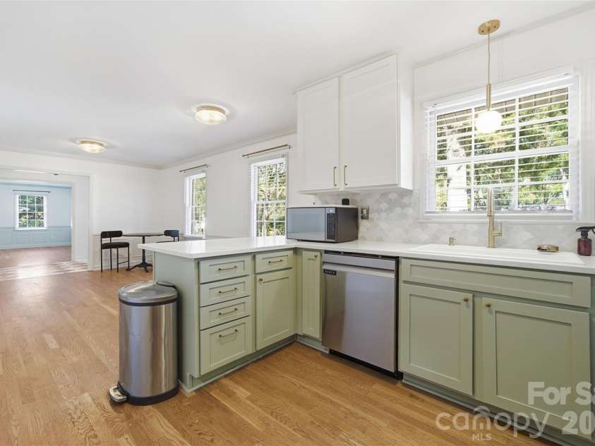7431 Folger Drive, Charlotte, NC 28226.  MLS# CAR4427487, YatesRealty ID 55406. 