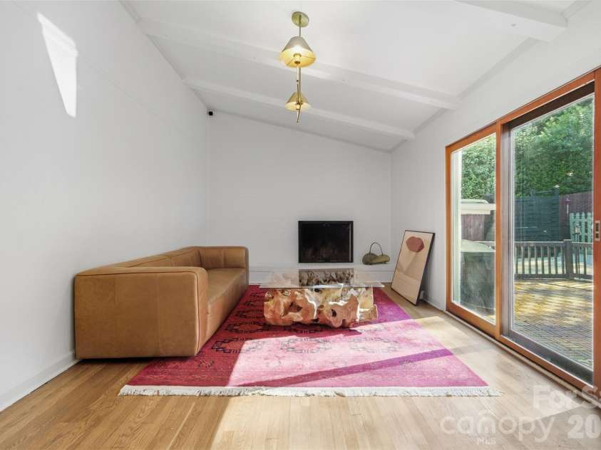 7431 Folger Drive, Charlotte, NC 28226.  MLS# CAR4427487, YatesRealty ID 55406. 