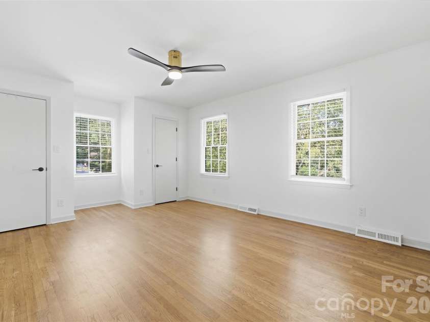 7431 Folger Drive, Charlotte, NC 28226.  MLS# CAR4427487, YatesRealty ID 55406. 