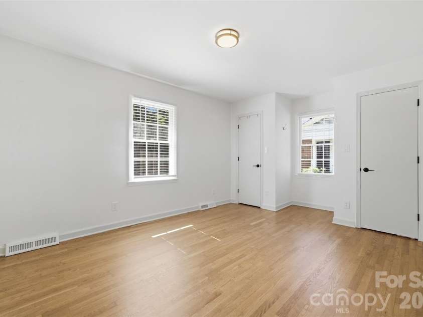 7431 Folger Drive, Charlotte, NC 28226.  MLS# CAR4427487, YatesRealty ID 55406. 