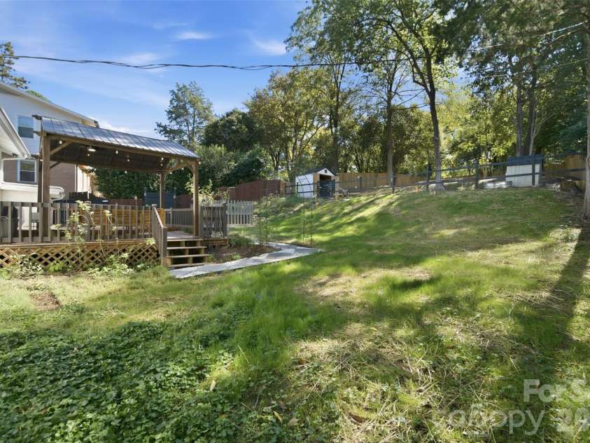 7431 Folger Drive, Charlotte, NC 28226.  MLS# CAR4427487, YatesRealty ID 55406. 