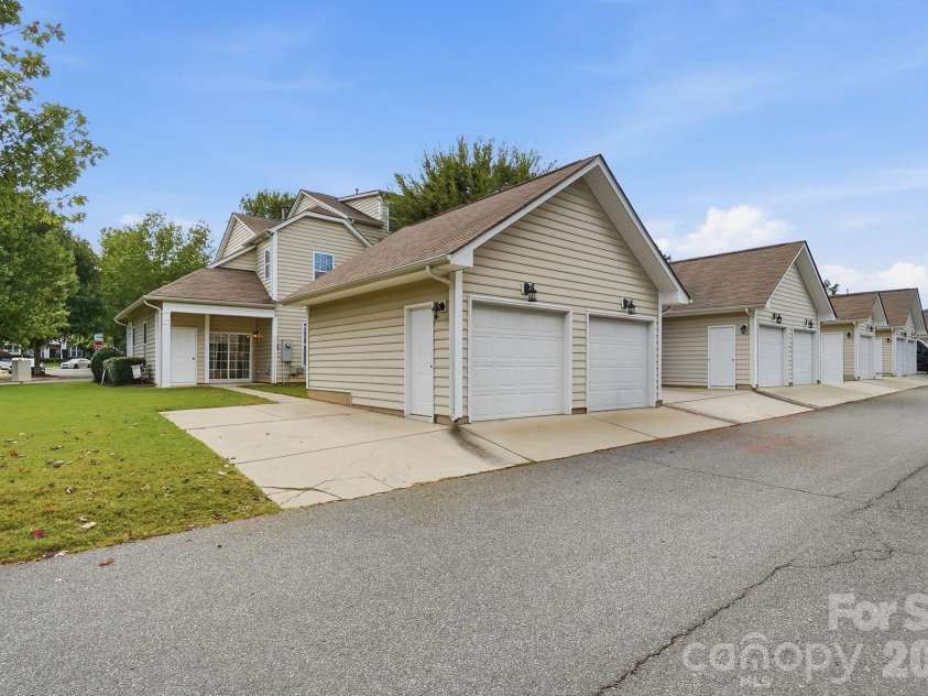 123 Leyton Loop, Mooresville, NC 28117.  MLS# CAR4425887, YatesRealty ID 55408. Single Car Garage