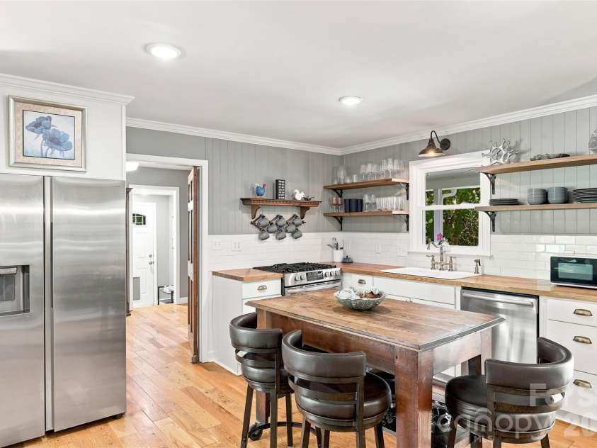 406 Friendship Lane, Pisgah Forest, NC 28768.  MLS# CAR4425881, YatesRealty ID 55409. 