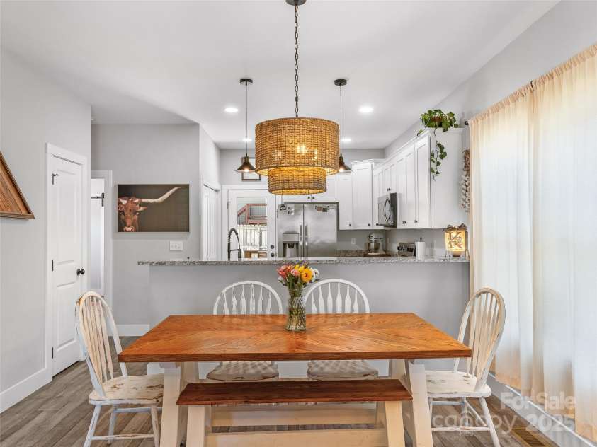 2 Half Moon Drive, Swannanoa, NC 28778.  MLS# CAR4228596, YatesRealty ID 5541. 