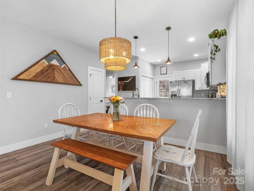 2 Half Moon Drive, Swannanoa, NC 28778.  MLS# CAR4228596, YatesRealty ID 5541. 