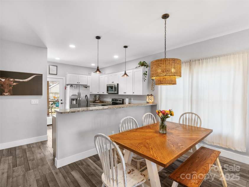 2 Half Moon Drive, Swannanoa, NC 28778.  MLS# CAR4228596, YatesRealty ID 5541. 