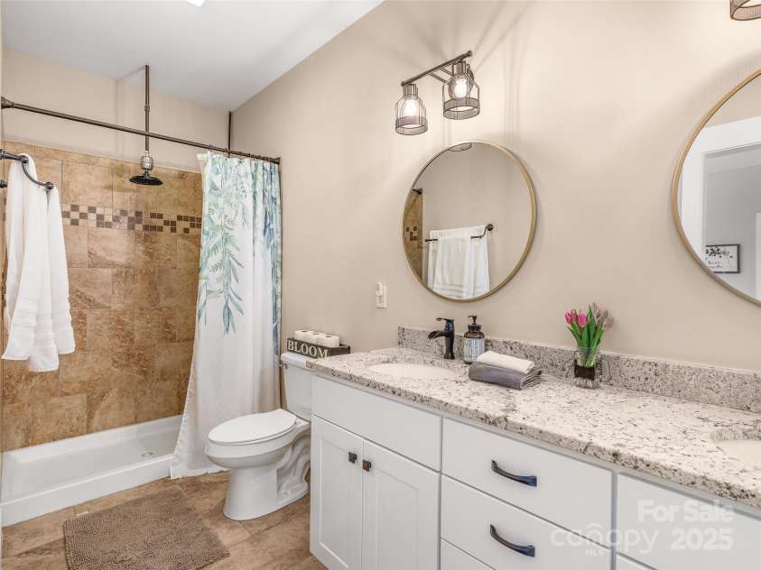 2 Half Moon Drive, Swannanoa, NC 28778.  MLS# CAR4228596, YatesRealty ID 5541. 
