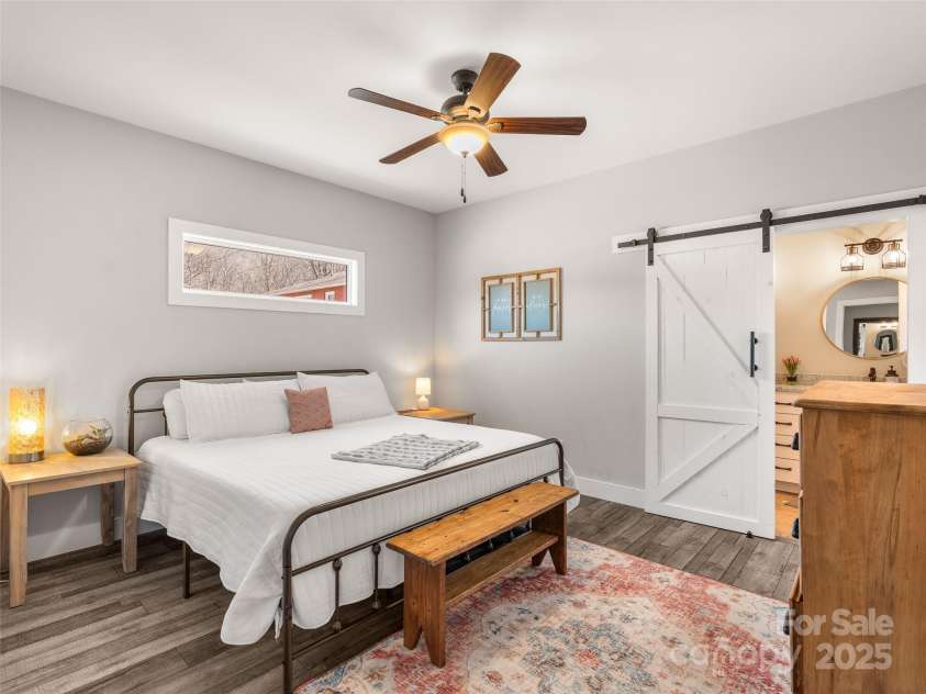 2 Half Moon Drive, Swannanoa, NC 28778.  MLS# CAR4228596, YatesRealty ID 5541. Primary Bedroom