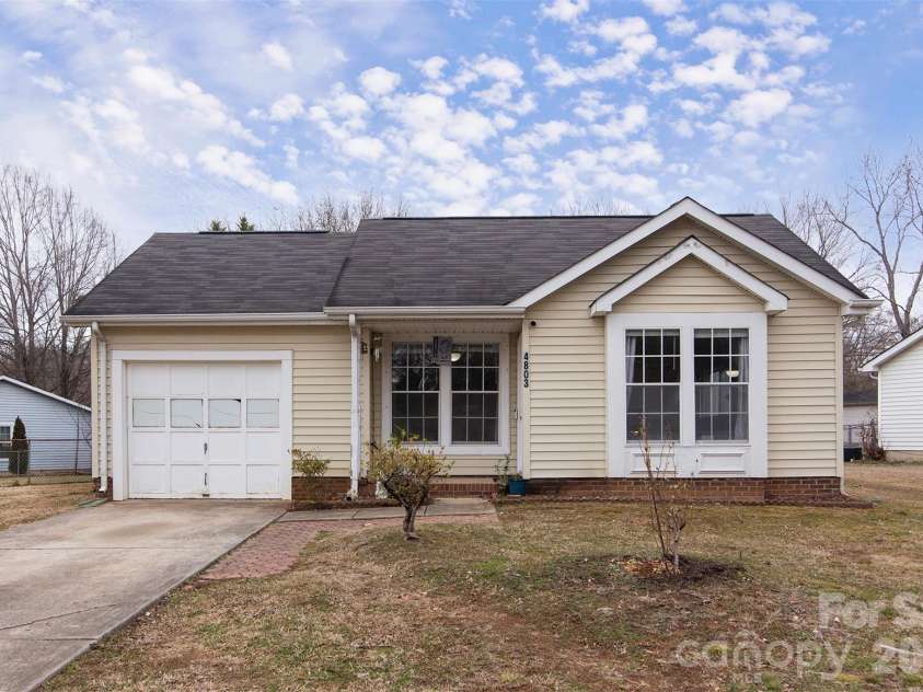 4803 Harri Ann Drive, Charlotte, NC 28227.  MLS# CAR4347186, YatesRealty ID 5541. 