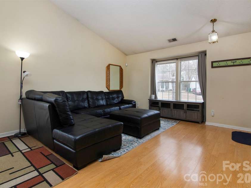 4803 Harri Ann Drive, Charlotte, NC 28227.  MLS# CAR4347186, YatesRealty ID 5541. 