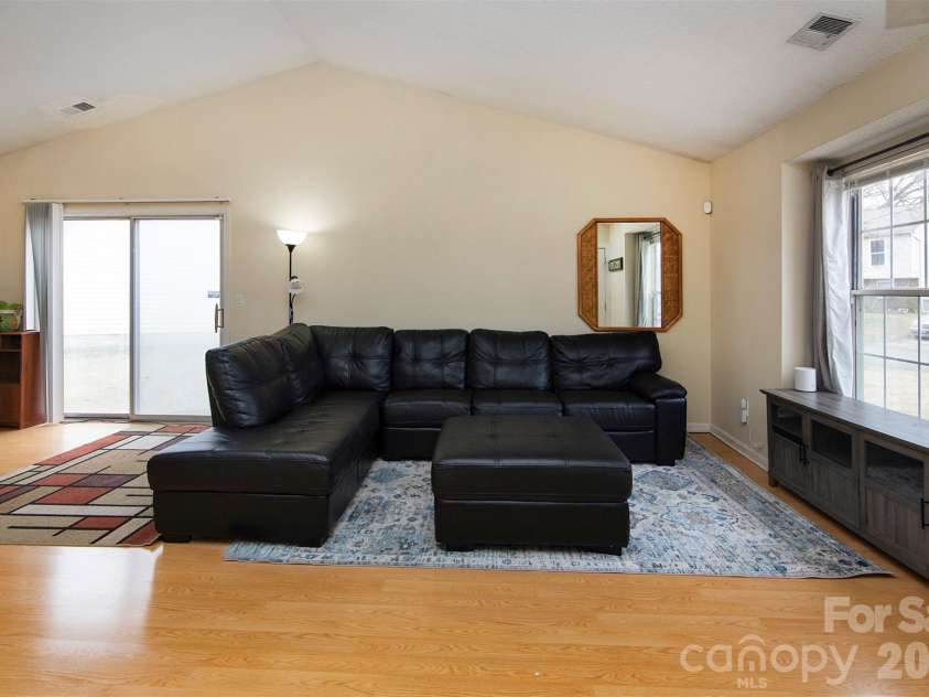 4803 Harri Ann Drive, Charlotte, NC 28227.  MLS# CAR4347186, YatesRealty ID 5541. 