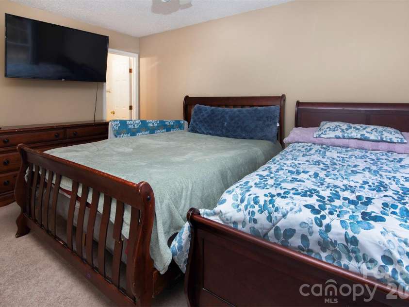4803 Harri Ann Drive, Charlotte, NC 28227.  MLS# CAR4347186, YatesRealty ID 5541. 