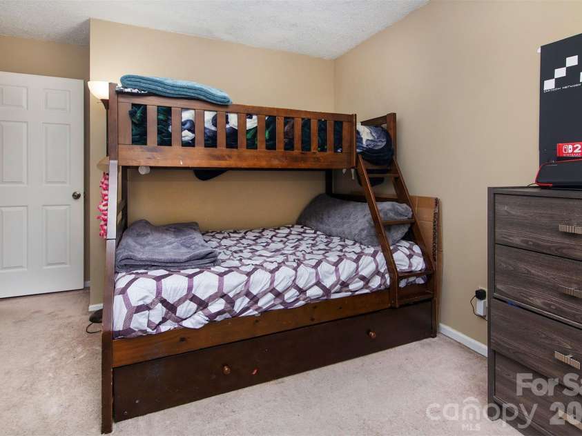 4803 Harri Ann Drive, Charlotte, NC 28227.  MLS# CAR4347186, YatesRealty ID 5541. 