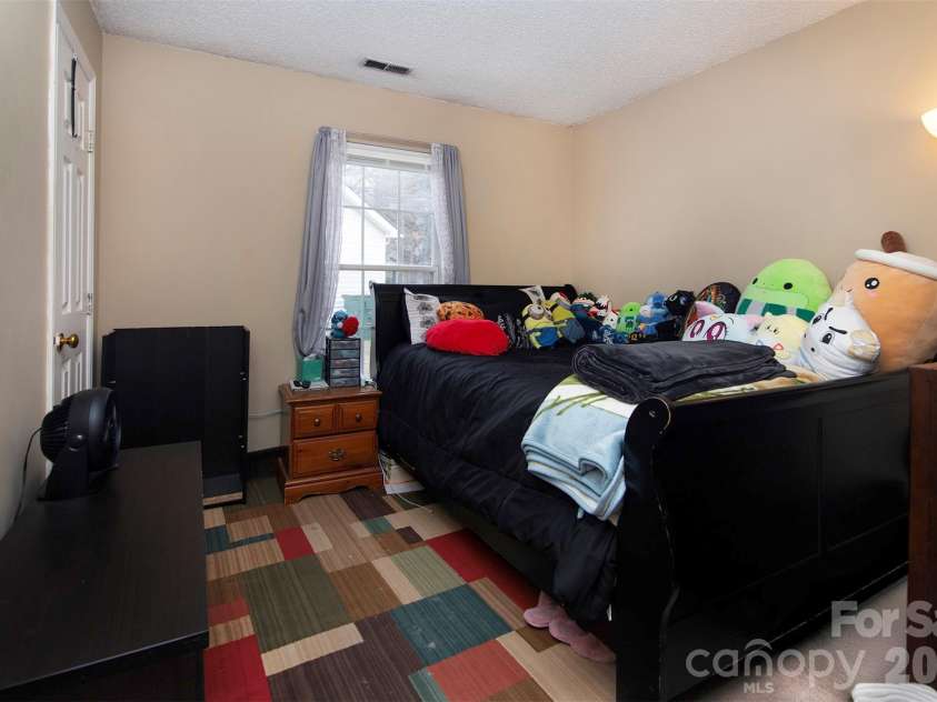 4803 Harri Ann Drive, Charlotte, NC 28227.  MLS# CAR4347186, YatesRealty ID 5541. 