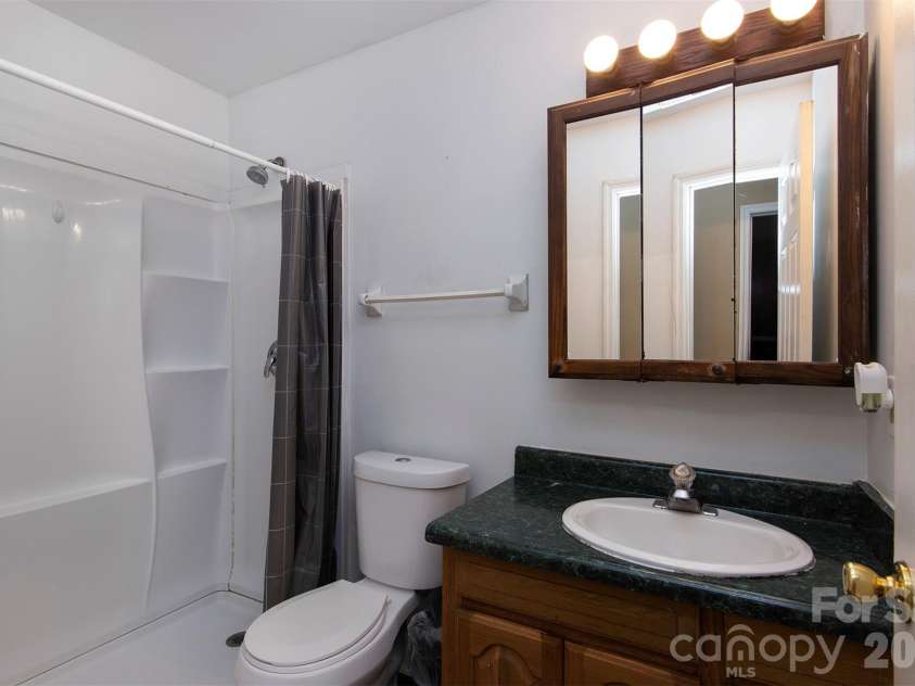 4803 Harri Ann Drive, Charlotte, NC 28227.  MLS# CAR4347186, YatesRealty ID 5541. 