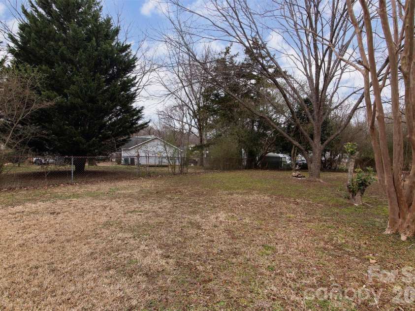 4803 Harri Ann Drive, Charlotte, NC 28227.  MLS# CAR4347186, YatesRealty ID 5541. 
