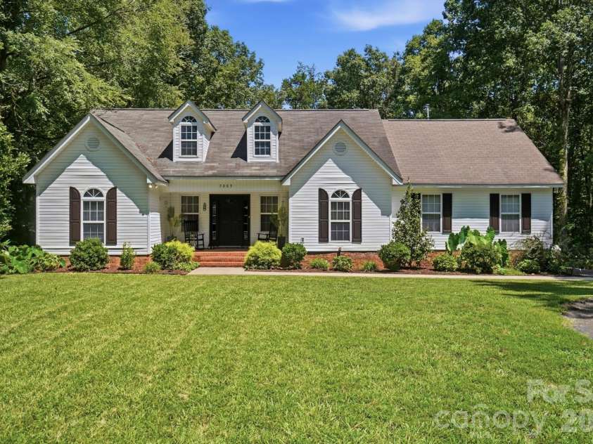 7003 Providence Road, Waxhaw, NC 28173.  MLS# CAR4415672, YatesRealty ID 55414. 