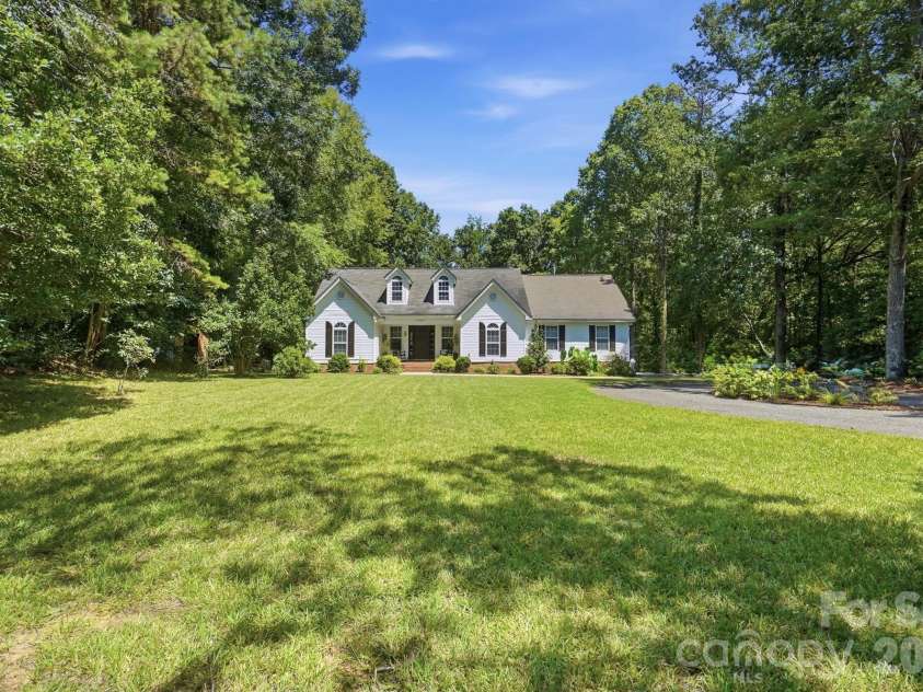 7003 Providence Road, Waxhaw, NC 28173.  MLS# CAR4415672, YatesRealty ID 55414. 