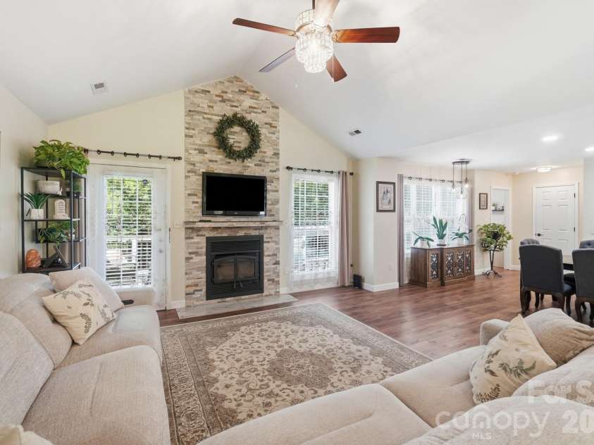 7003 Providence Road, Waxhaw, NC 28173.  MLS# CAR4415672, YatesRealty ID 55414. 