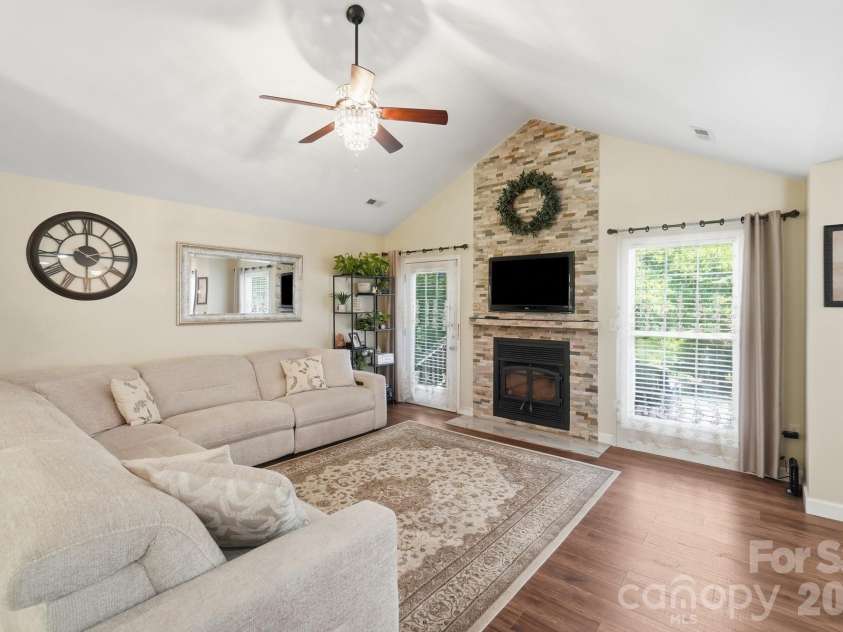 7003 Providence Road, Waxhaw, NC 28173.  MLS# CAR4415672, YatesRealty ID 55414. 
