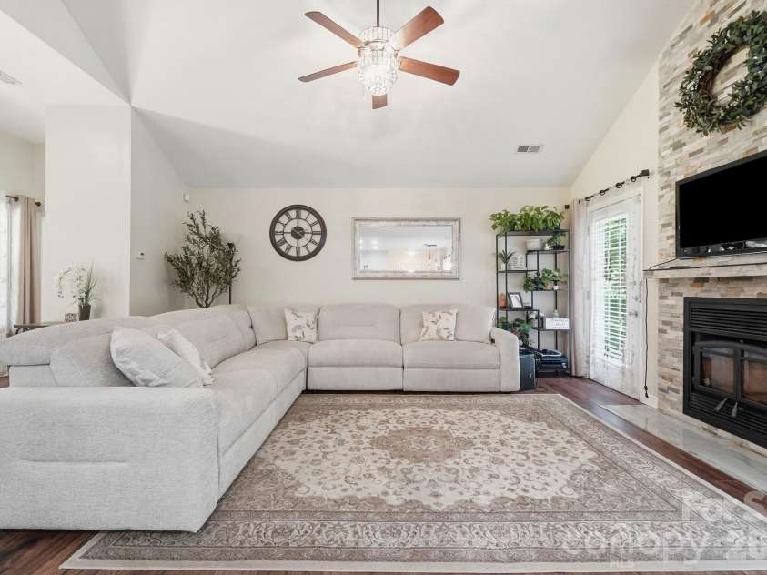 7003 Providence Road, Waxhaw, NC 28173.  MLS# CAR4415672, YatesRealty ID 55414. 