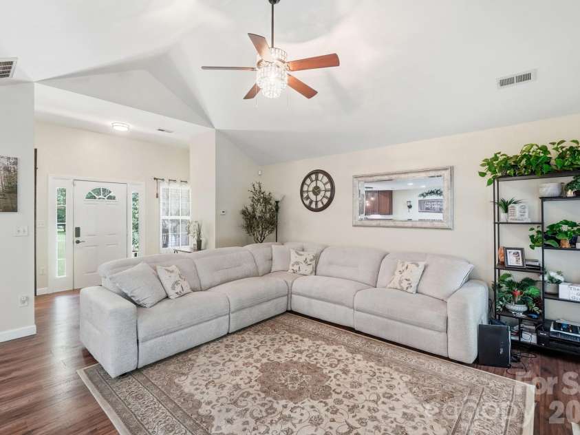7003 Providence Road, Waxhaw, NC 28173.  MLS# CAR4415672, YatesRealty ID 55414. 