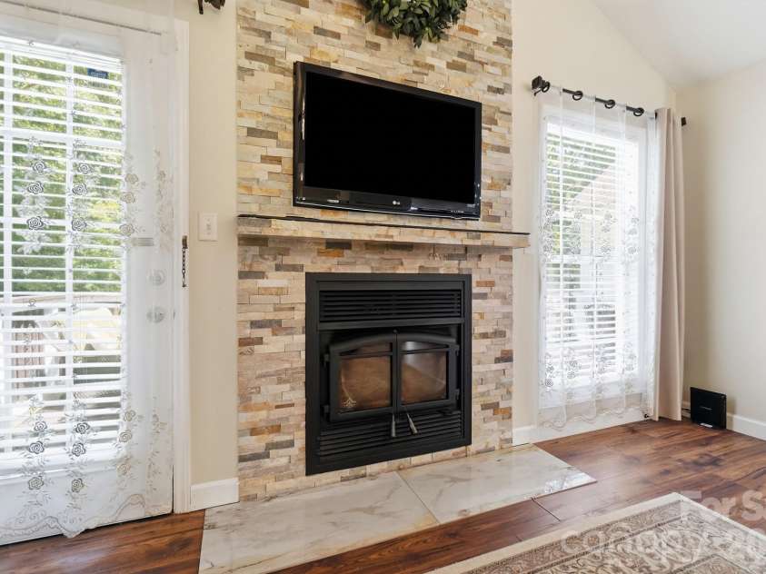 7003 Providence Road, Waxhaw, NC 28173.  MLS# CAR4415672, YatesRealty ID 55414. 