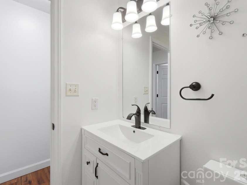 7003 Providence Road, Waxhaw, NC 28173.  MLS# CAR4415672, YatesRealty ID 55414. 