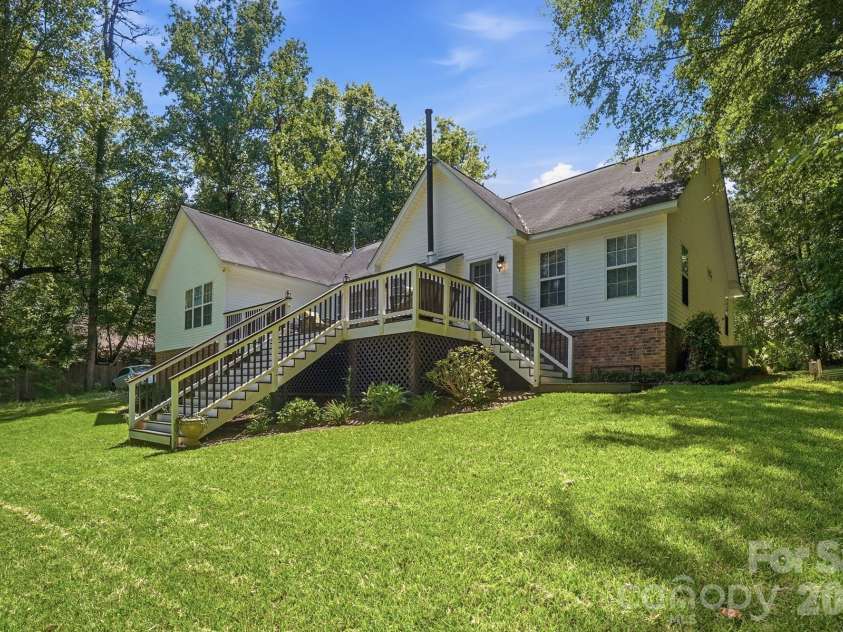 7003 Providence Road, Waxhaw, NC 28173.  MLS# CAR4415672, YatesRealty ID 55414. 