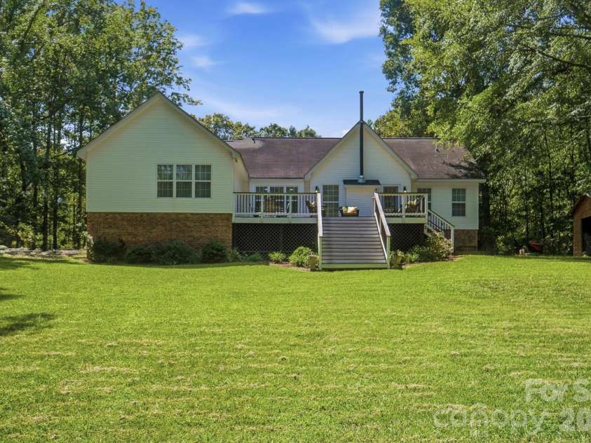 7003 Providence Road, Waxhaw, NC 28173.  MLS# CAR4415672, YatesRealty ID 55414. 