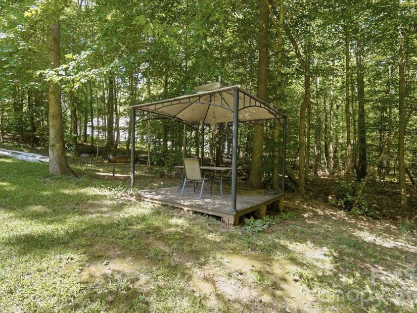 7003 Providence Road, Waxhaw, NC 28173.  MLS# CAR4415672, YatesRealty ID 55414. 