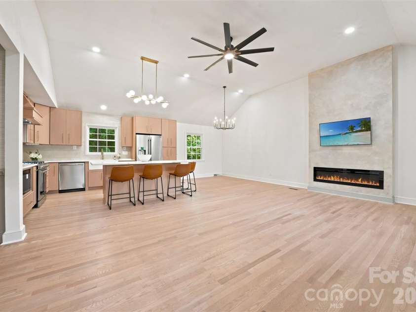 7527 Gayle Avenue, Charlotte, NC 28212.  MLS# CAR4417540, YatesRealty ID 55415. 