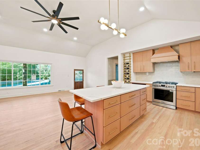 7527 Gayle Avenue, Charlotte, NC 28212.  MLS# CAR4417540, YatesRealty ID 55415. 