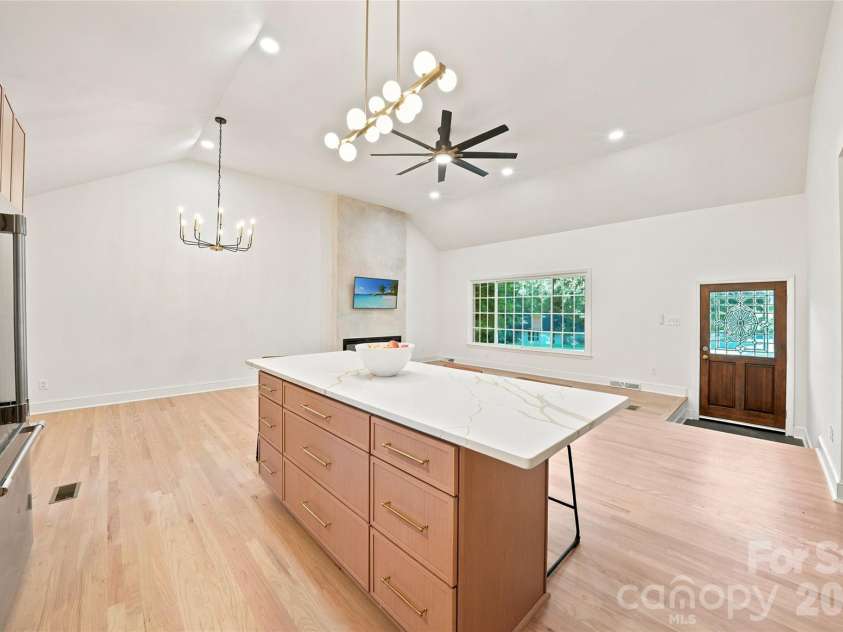 7527 Gayle Avenue, Charlotte, NC 28212.  MLS# CAR4417540, YatesRealty ID 55415. 