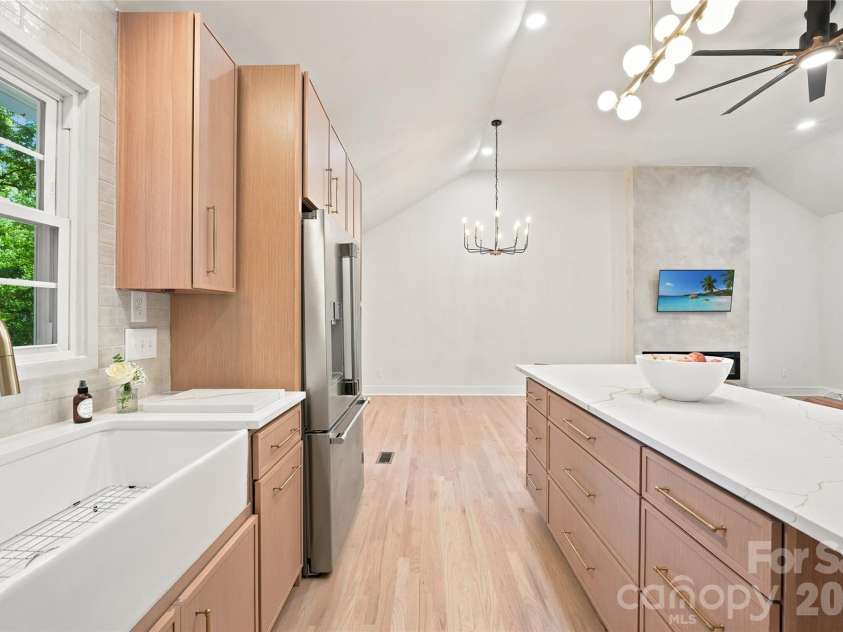 7527 Gayle Avenue, Charlotte, NC 28212.  MLS# CAR4417540, YatesRealty ID 55415. 