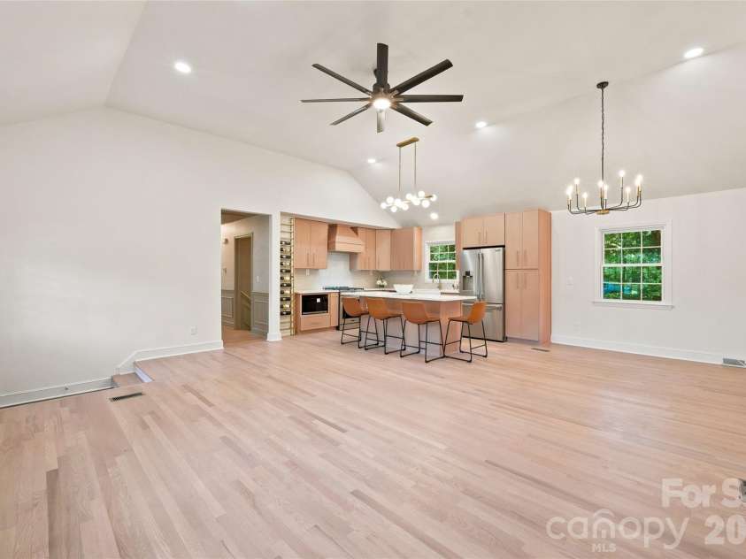 7527 Gayle Avenue, Charlotte, NC 28212.  MLS# CAR4417540, YatesRealty ID 55415. 