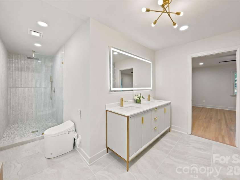 7527 Gayle Avenue, Charlotte, NC 28212.  MLS# CAR4417540, YatesRealty ID 55415. 