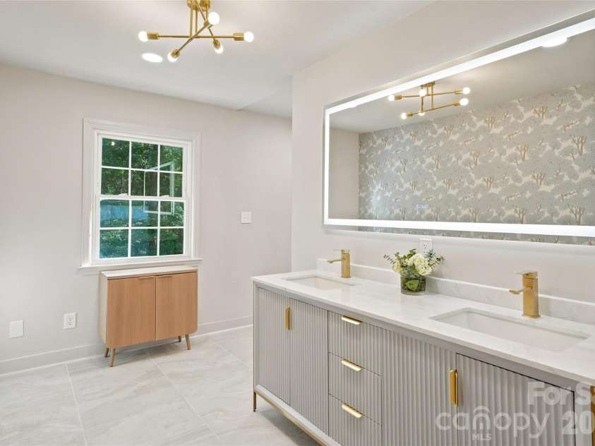 7527 Gayle Avenue, Charlotte, NC 28212.  MLS# CAR4417540, YatesRealty ID 55415. 
