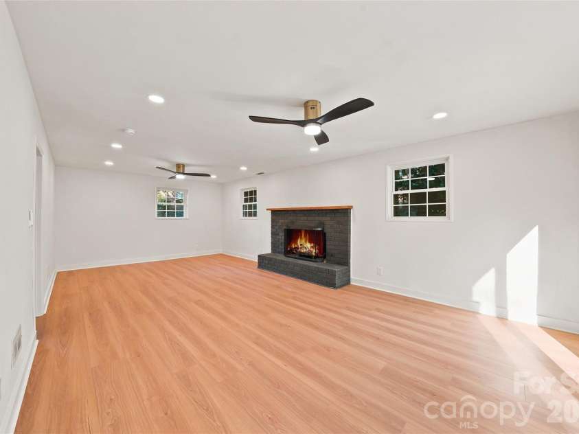 7527 Gayle Avenue, Charlotte, NC 28212.  MLS# CAR4417540, YatesRealty ID 55415. 
